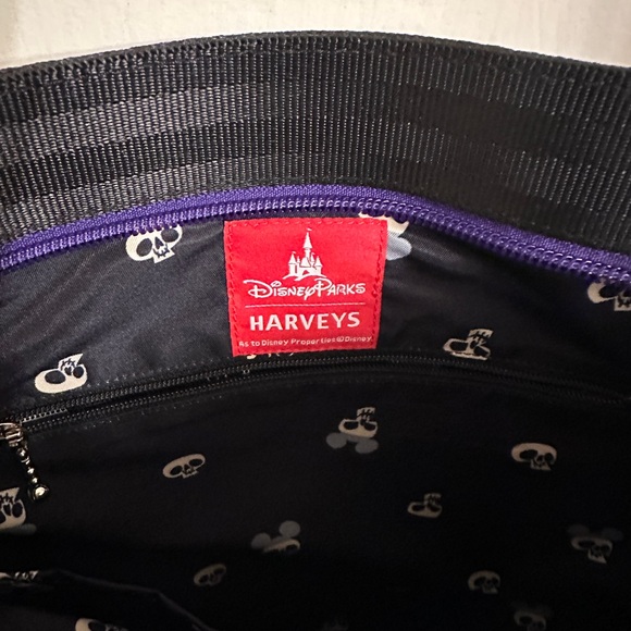 Disney Mickey & Friends Halloween Harveys Seatbelt Crossbody Bag - Picture 3 of 4